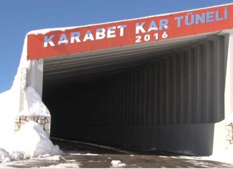 TÜRKİYE'NİN EN YÜKSEK GEÇİDİ OLAN KARABET KAR ALTINDA!