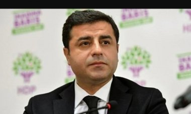 SELAHATTİN DEMİRTAŞ AKTİF SİYASETİ BIRAKTI! 