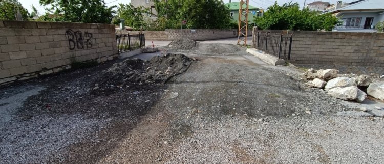 VAN'DA DEVLET SU İŞLERİ (DSİ) KANALİZASYON ONARIMINI 5 AYDIR NEDEN YAPMIYOR?!