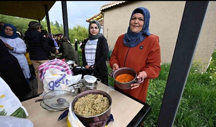 VAN'IN ZENGİN MUTFAĞINDAN BİRİ "EN İYİ KELEDOŞ" YARIŞMASI GERÇEKLEŞTİRİLDİ!