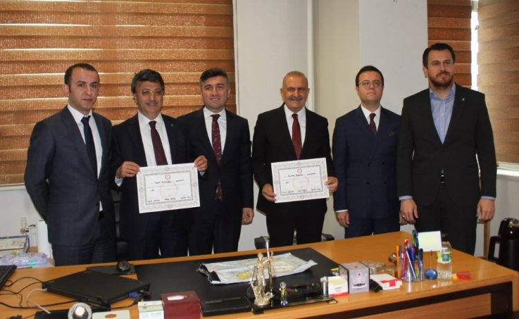 VAN'IN YENİ SEÇİLEN MİLLETVEKİLLERİ MAZBATALARINI ALDILAR!