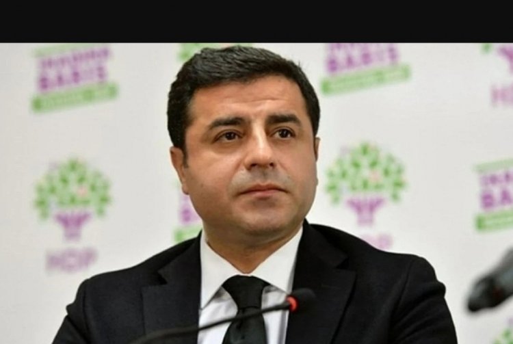SELAHATTİN DEMİRTAŞ AKTİF SİYASETİ BIRAKTI! 