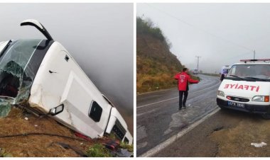 MERSİN'DE SÜRÜCÜSÜNÜN KONTROLÜNDEN ÇIKAN OTOBÜS ŞARAMPOLE YUVARLANDI! 