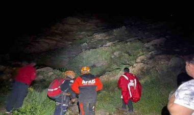 AFAD, EREK DAĞI'NDA MAHSUR KALAN 2 KİŞİYİ KURTARDI