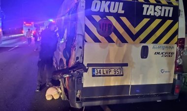 VAN'DAN İSTANBUL'A TATİL İÇİN GİDEN MİNİBÜS TIR İLE ÇARPIŞTI! 3 ÖLÜ, 16 YARALI!