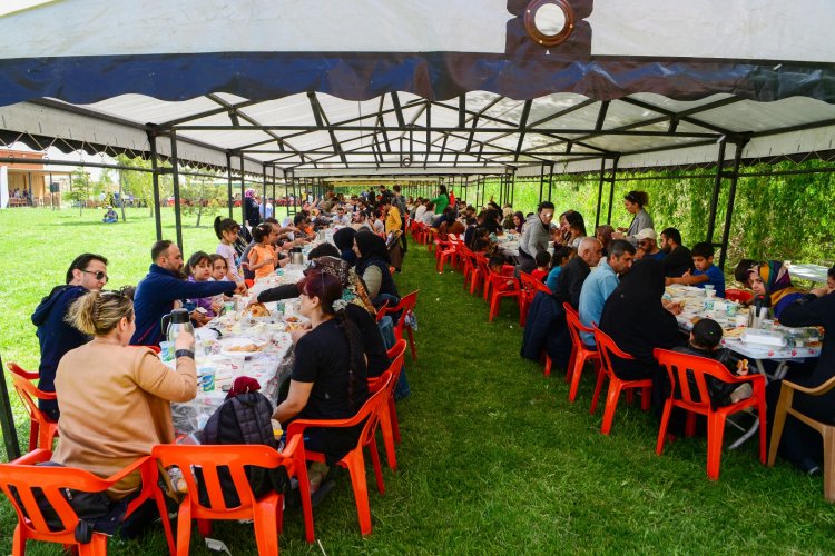 VAN'DA 'DÜNYA KAHVALTI GÜNÜ'NÜN 4'ÜNCÜSÜ GERÇEKLEŞTİRİLDİ!