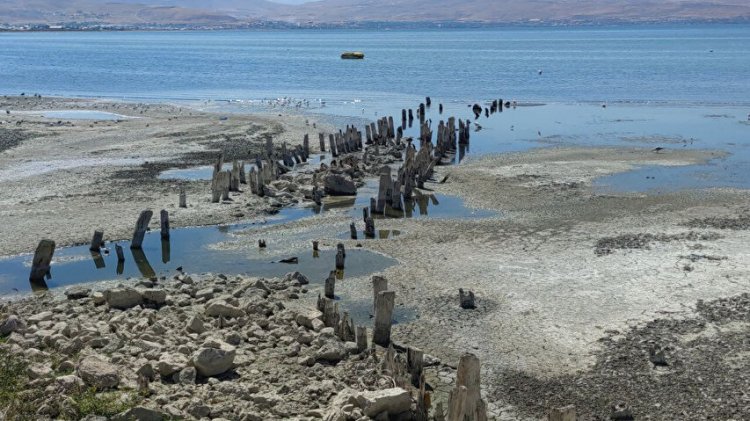 VAN GÖLÜ’NÜN SU SEVİYESİNDE ARTIŞ OLDU!