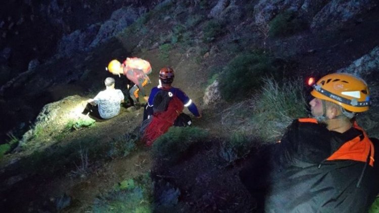 AFAD, EREK DAĞI'NDA MAHSUR KALAN 2 KİŞİYİ KURTARDI