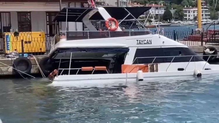 İÇİNDE 15 YOLCUSU BULUNAN KİRALIK YAT BATTI!