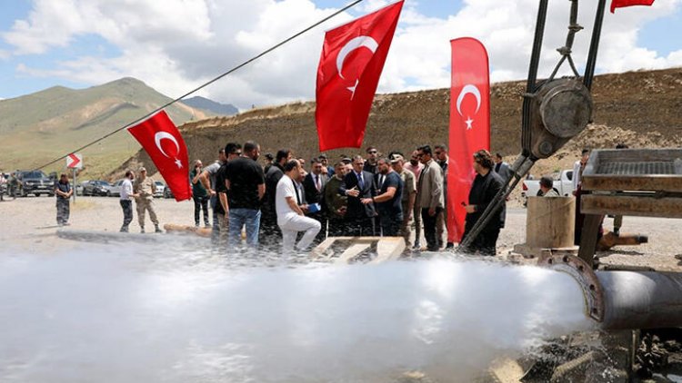 VAN'IN ERCİŞ İLÇESİNDE BULUNAN JEOTERMAL SU, TARIMDA KULLANILACAK