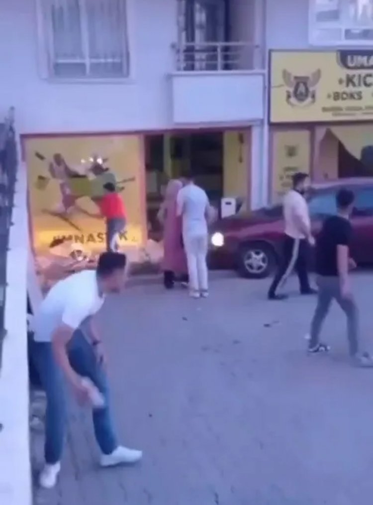 TAEKWONDO HOCASI ÖĞRENCİSİNİ TACİZ ETTİ: MAHALLELİNİN ELİNDEN ZOR KURTULDU!