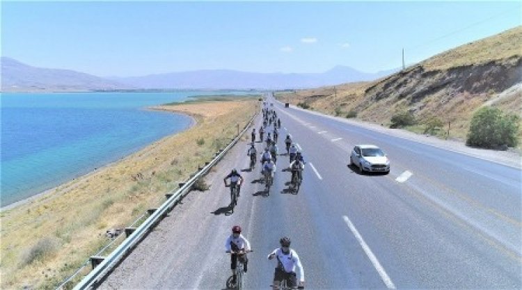 VAN GÖLÜ FARKINDALIĞI İÇİN SENDE FESTİVALE BİSİKLETİNLE GEL!