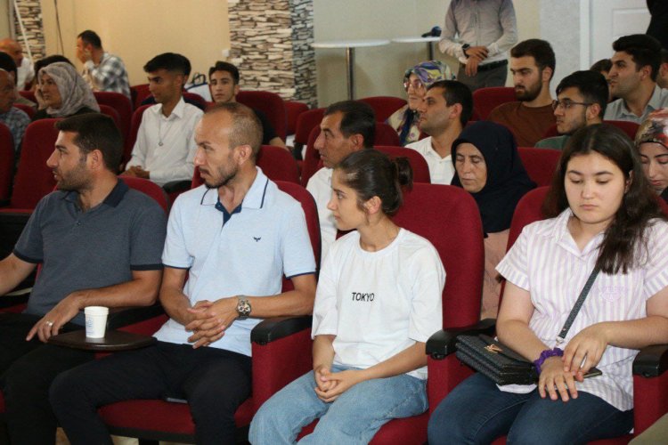 BAŞKAN SAY EĞİTİM DESTEKLERİNİ SÜRDÜRÜYOR: ŞİMDİDE YKS’DE BAŞARILI ÖĞRENCİLERİ ÖDÜLLENDİRDİ