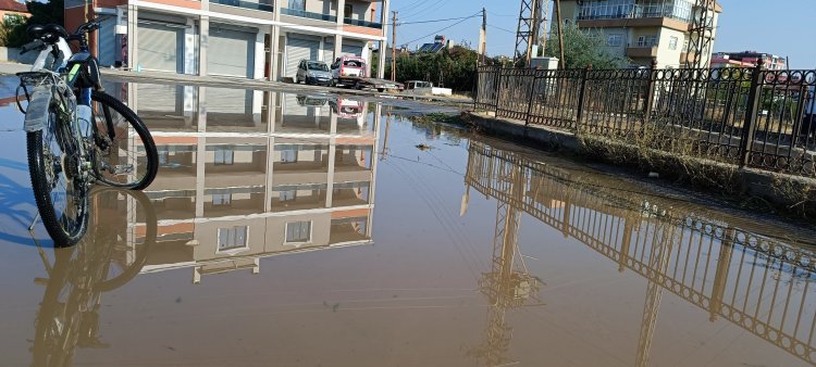 VAN'DA ALTYAPI SORUNLARI NEDENİYLE YAĞIŞ ETKİLİ OLDUĞUNDA, HAYAT FELÇ OLUYOR! 