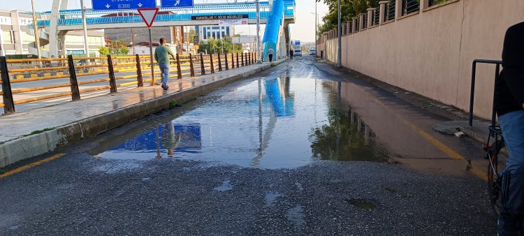 VAN'DA ALTYAPI SORUNLARI NEDENİYLE YAĞIŞ ETKİLİ OLDUĞUNDA, HAYAT FELÇ OLUYOR! 