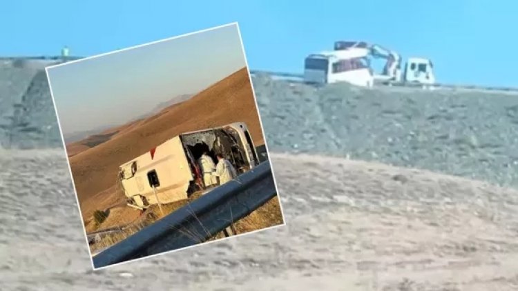 GÖÇMENLERİ TAŞIYAN ARAÇ ŞARAMPOLE YUVARLANDI: ONLARCA YARALI 5 ÖLÜ...