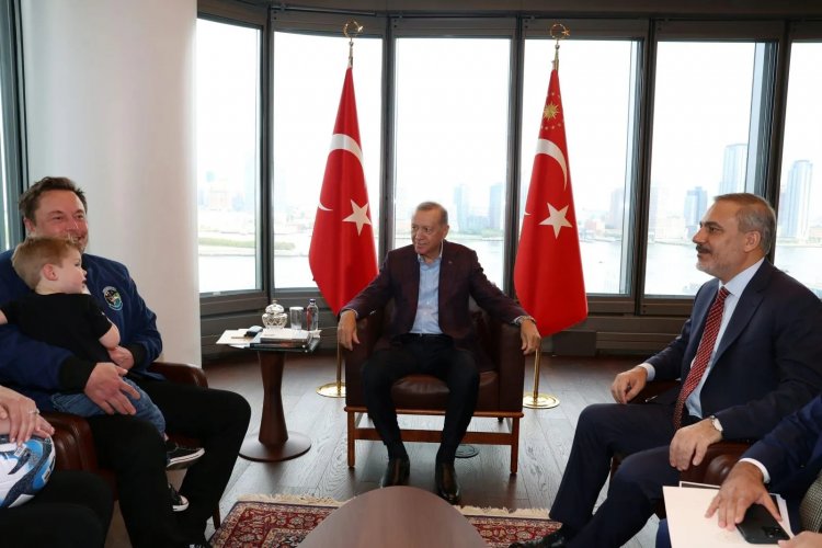 CUMHURBAŞKANI ERDOĞAN, MUSK'A TESLA'NIN 7. FABRİKASINI TÜRKİYE'DE KURMASI İÇİN ÇAĞRI YAPTI!