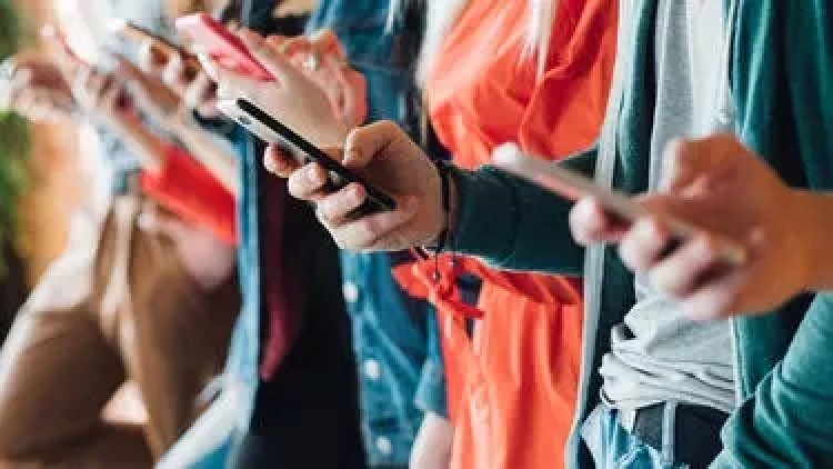 10 GB İNTERNETİ ÖĞRENCİLER EKİM AYINDA KULLANMAYA BAŞLAYACAK 