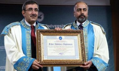 CUMHURBAŞKANI YARDIMCISINA VAN'DA FAHRİ DOKTORA ÜNVANI VERİLDİ