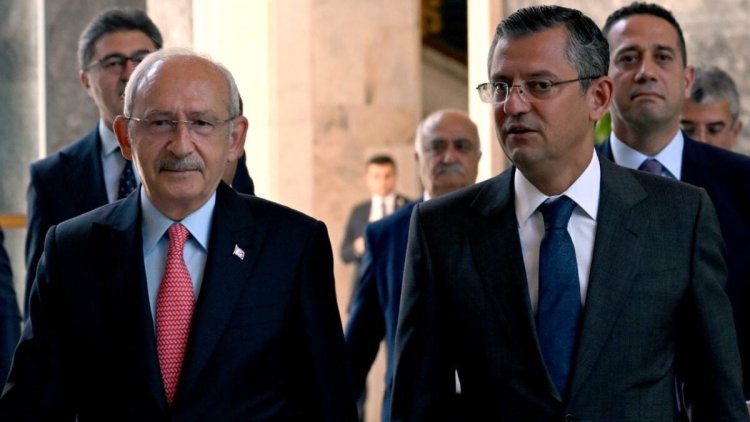 CHP'DE KURULTAY BAŞLADI: KILIÇDAROĞLU MU, ÖZEL Mİ?