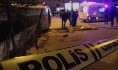 BAŞKALE'DE DEHŞET: ÖNCE EŞİNİ SONRA KENDİSİNİ VURDU! 