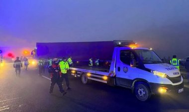 KUZEY MARMARA OTOYOLU İSTANBUL İSTİKAMETİNDE ZİNCİRLEME KAZA: 11 ÖLÜ, 57 YARALI...