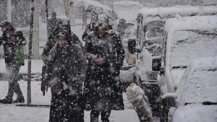 METEOROLOJİ UYARDI: 5 GÜNLÜK HAVA TAHMİNİNDE SICAKLIKLAR DÜŞÜYOR KAR GELİYOR