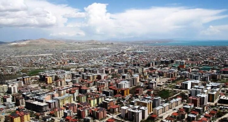 VAN’IN İPEKYOLU İLÇESİ NÜFUS BÜYÜKLÜĞÜYLE 26 İLİ GERİDE BIRAKTI! 