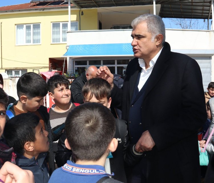 BAŞKAN OFLAS, ÇOCUKLARA FUTBOL SAHASI SÖZÜ VERDİ!