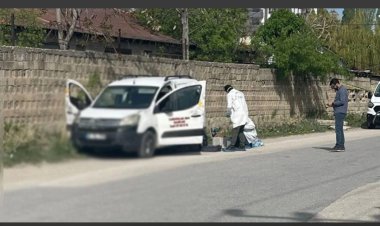 VAN'DA PARK HALİNDEKİ BİR ARAÇTA  ÖLÜ BİRİ BULUNDU 