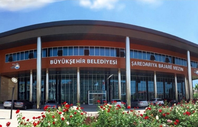 VAN'DA BÜYÜKŞEHİR BELEDİYESİ 9 KİŞİYİ GÖREVDEN ALDI!