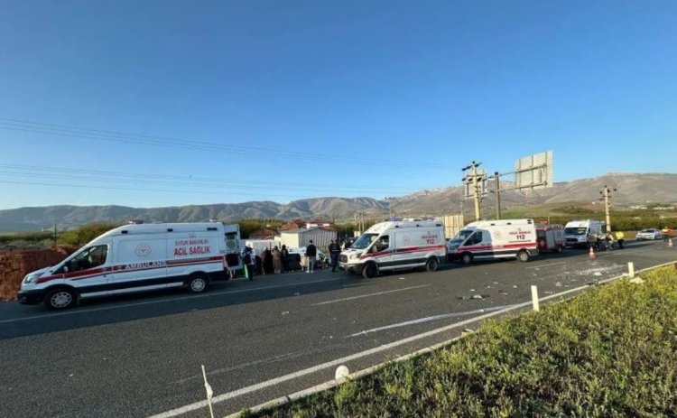 VAN FİRMASINA AİT YOLCU OTOBÜSÜ DEVRİLDİ: ÇOK SAYIDA YARALI VAR!