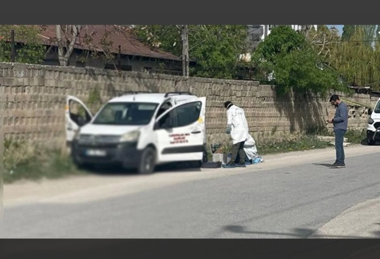 VAN'DA PARK HALİNDEKİ BİR ARAÇTA  ÖLÜ BİRİ BULUNDU 