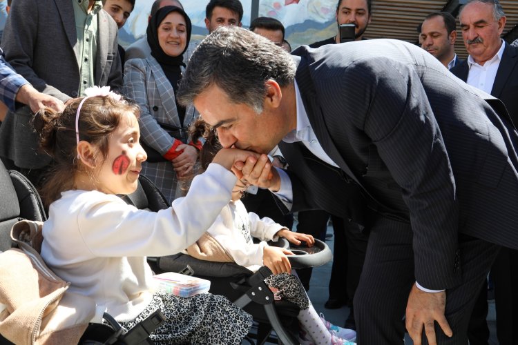 VAN BÜYÜKŞEHİR SMA İKİZLERİ İÇİN KERMES DÜZENLEDİ!