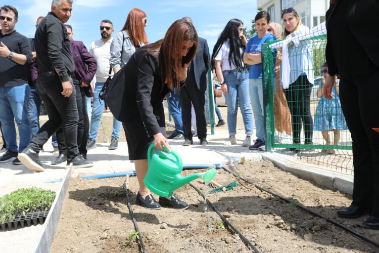 İPEKYOLU'NDA EKOLOJİK KOŞULLARA GÖRE İLK KENT BOSTANI!