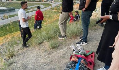 VAN KALESİ'NDE FOTOĞRAF ÇEKTİRMEK İSTERKEN KALEDEN DÜŞTÜ!