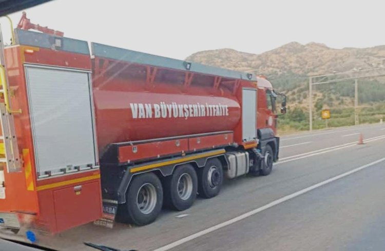 VAN, İTFAİYE EKİPLERİNİ YANGIN FELAKETİNİN YAŞANDIĞI YERE GÖNDERDİ!