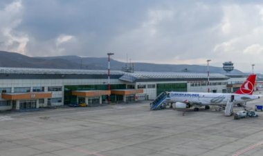 VANLILARA BİR UÇAK REZALETİ DAHA YAŞATTILAR!