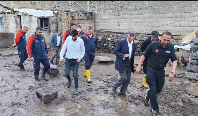 Çaldıran’da Sağanak Sele Neden Oldu!