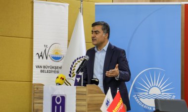 VAN'DA ‘DEPREMSELLİK GERÇEĞİ' KONULU SEMİNER DÜZENLENDİ!