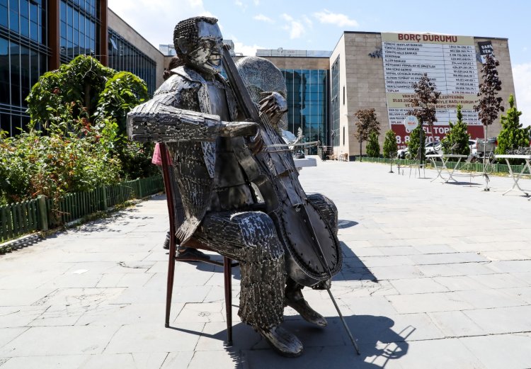 BÜYÜKŞEHİR ‘ATIKTAN SANATA’ SERGİSİ İLE SIRA DIŞI BİR ETKİNLİK DÜZENLEDİ