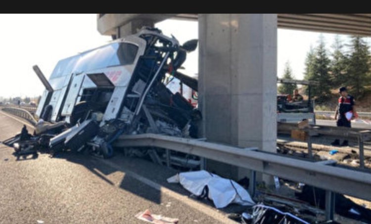 ANKARA'DA FECİ KAZA: 11 ÖLÜ ONLARCA YARALI VAR 