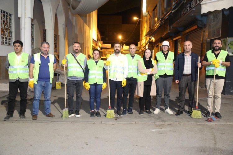 İPEKYOLU TEMİZLİĞİNDE EŞBAŞKANLAR  SAHAYA İNDİ!