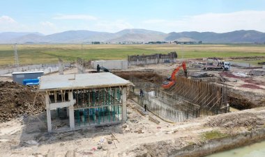 VAN'IN ÇALDIRAN İLÇESİNDE YAPIMI DEVAM EDEN ATIK SU ARITMA TESİSİ BİTME AŞAMASINDA