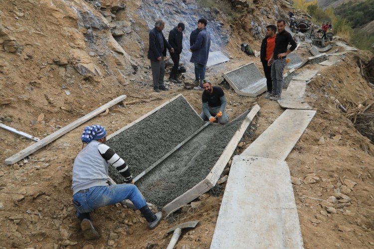 KAYNAK SULARI BAHÇESARAY ÇİFTÇİSİNE CAN SUYU OLACAK