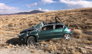 Van'da Otomobil Şarampole Devrildi: 3 Kişi Yaralandı!