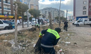 İPEKYOLU BELEDİYESİNDEN ÇÖP ŞİKAYETİNE ANINDA KARŞILIK GELDİ