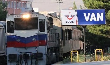 Bakan Uraloğlu: Vanlı Turizmciler Heyecanla Bekliyor!