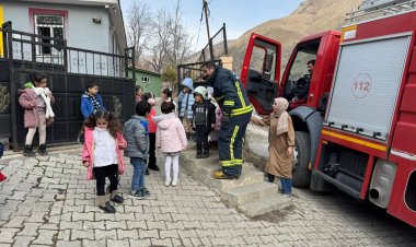 Van'da Çocuklar İtfaiye Mesleğini Öğreniyorlar