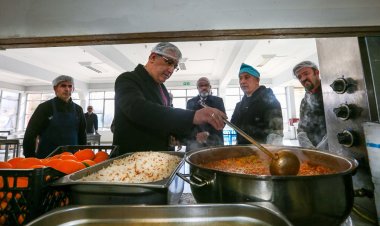 BÜYÜKŞEHİR BELEDİYESİ İFTAR YEMEĞİ İÇİN AŞEVİ HAZIRLIKLARINI TAMAMLADI 